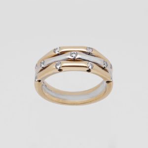 Verzierte Bicolor Ring aus 750 Gold mit 11 Diamanten