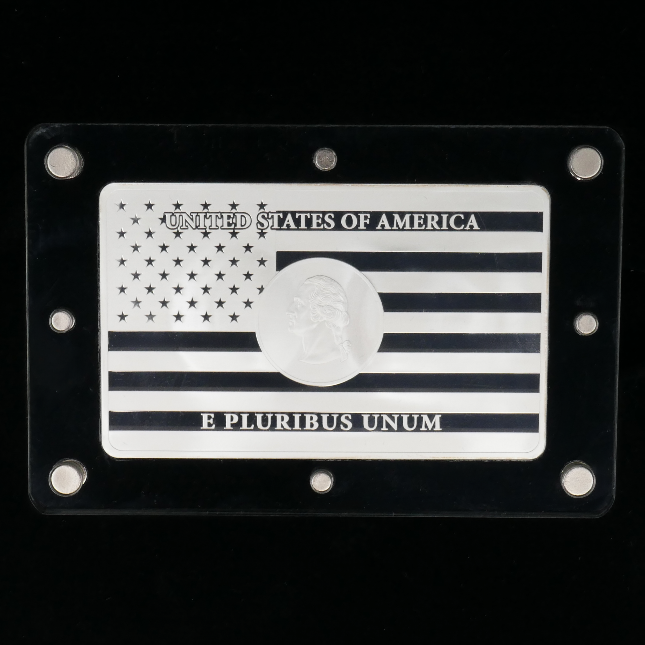 Rückseite des Silberbarrens mit amerikanischer Flagge