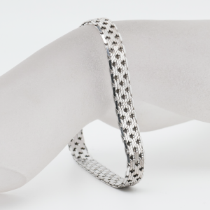 Seitliche Perspektive eines 585 Weißgold Gliederarmbands
