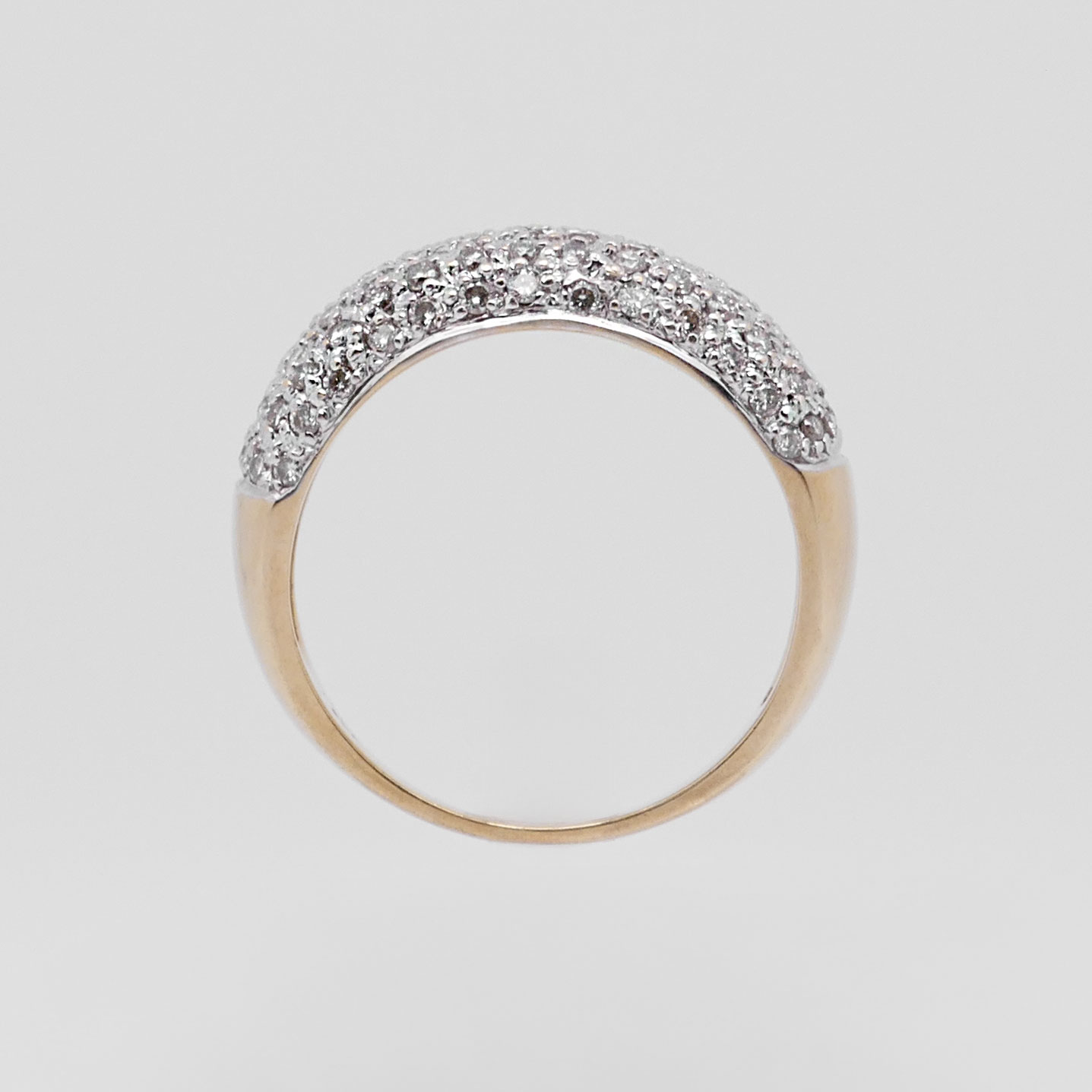 Seitenansicht des Cluster Rings aus 585 Gold