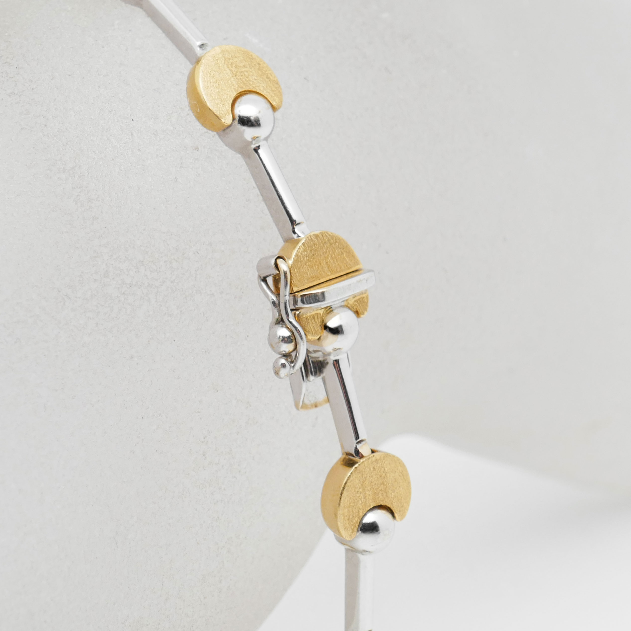 Verschluss eines Bicolor-Armbands aus 750 Gold