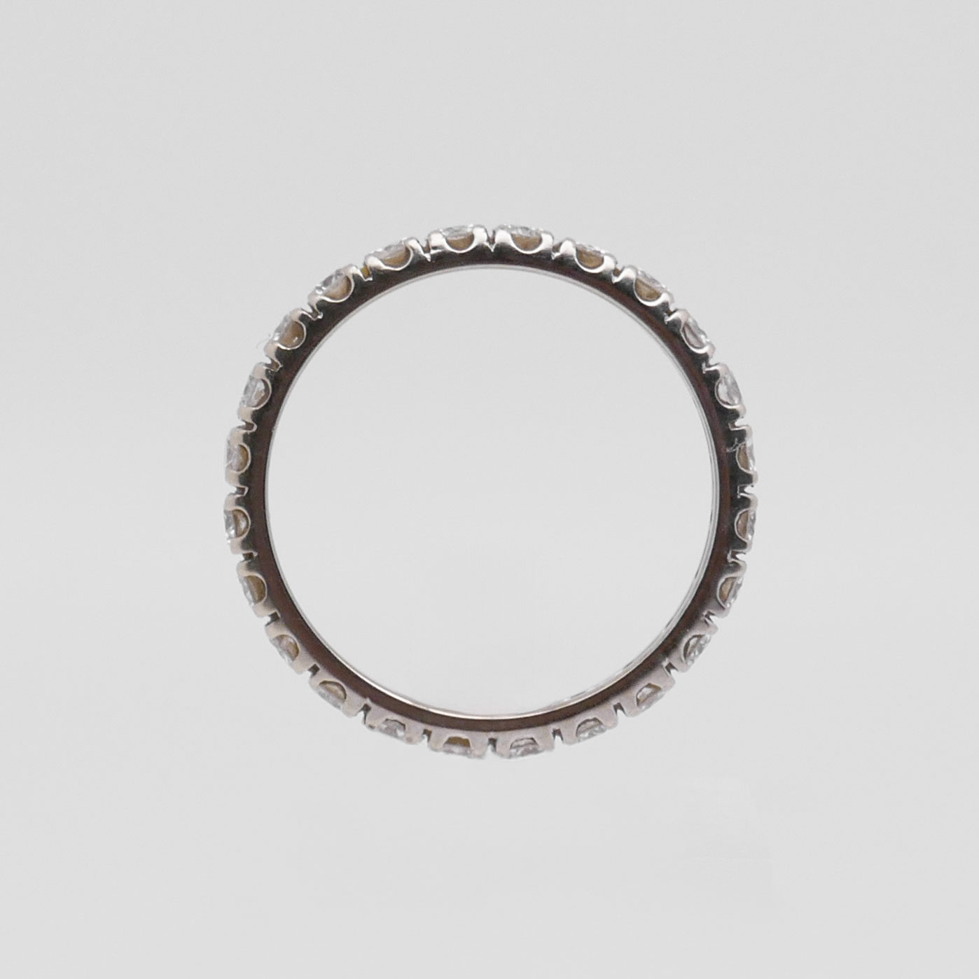 Eternity Ring aus 18 Karat Gold