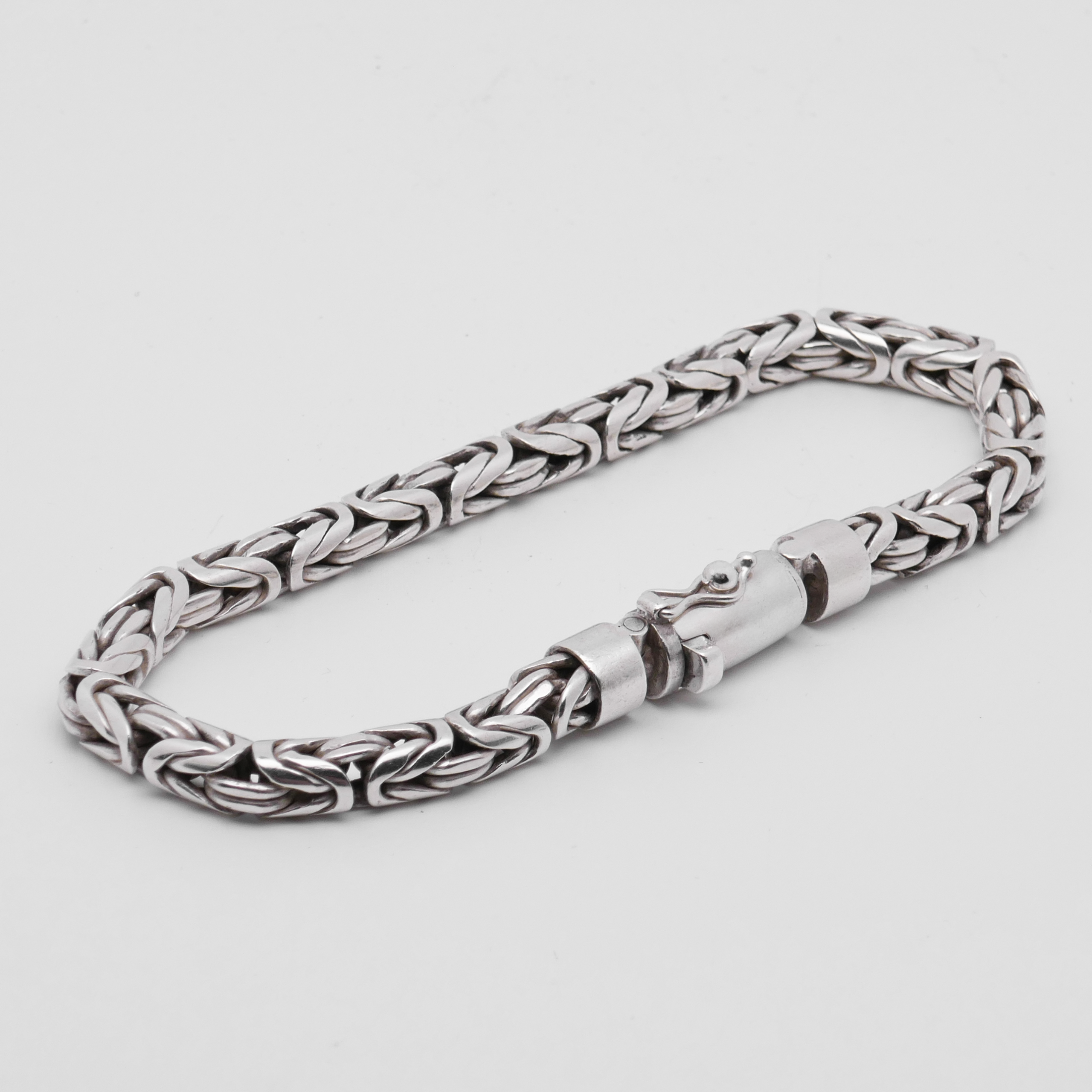 Geöffnetes 925 Silberarmband mit massivem Kettenmuster
