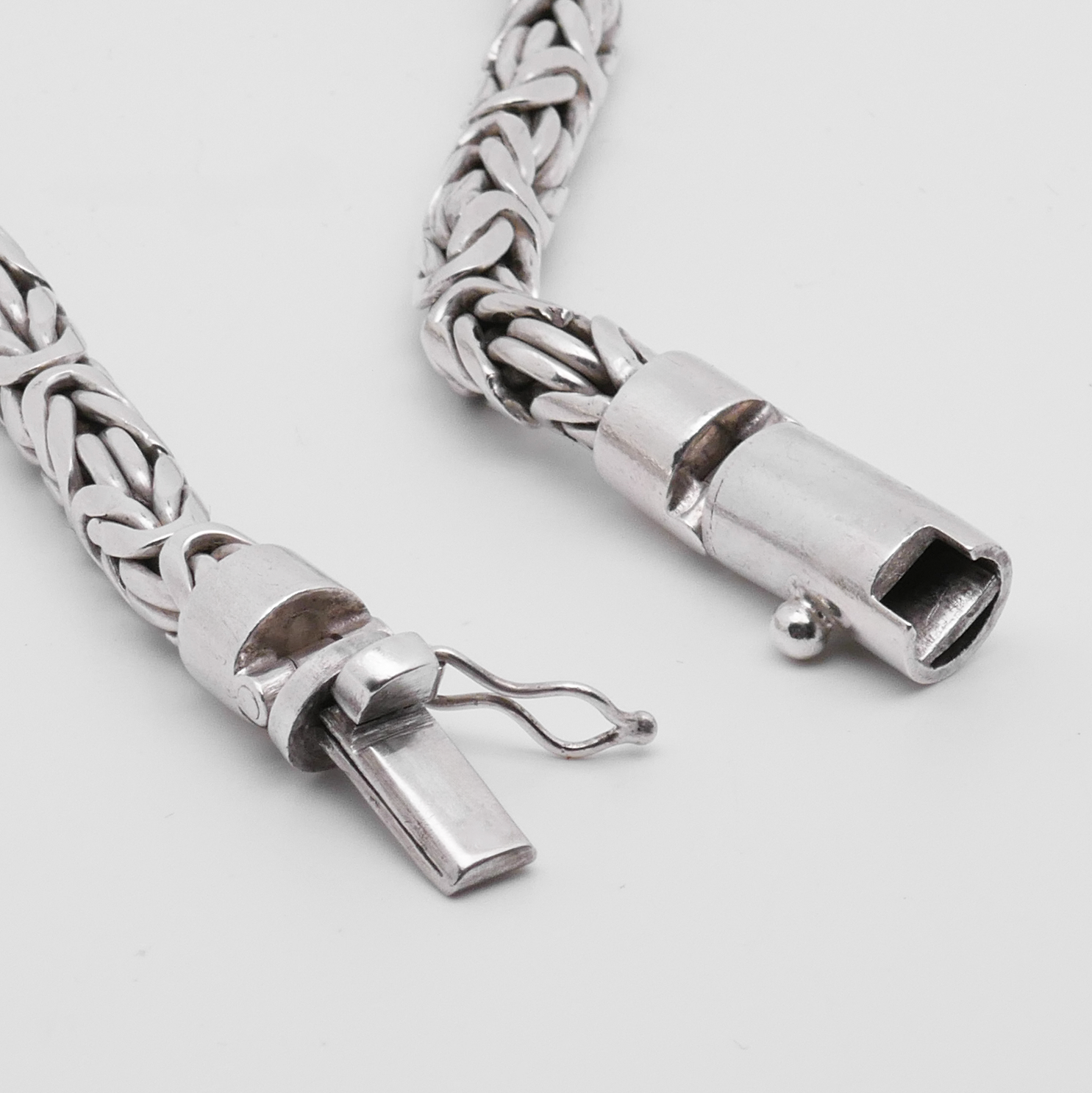 Offener Verschluss eines Königsketten Armbands aus Silber